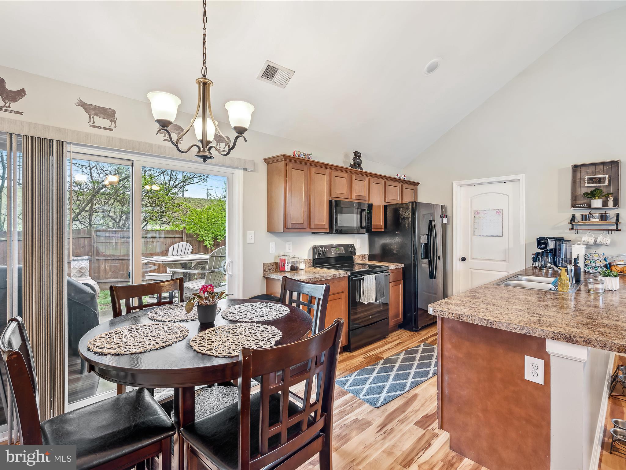 CRESTFIELD - Residential