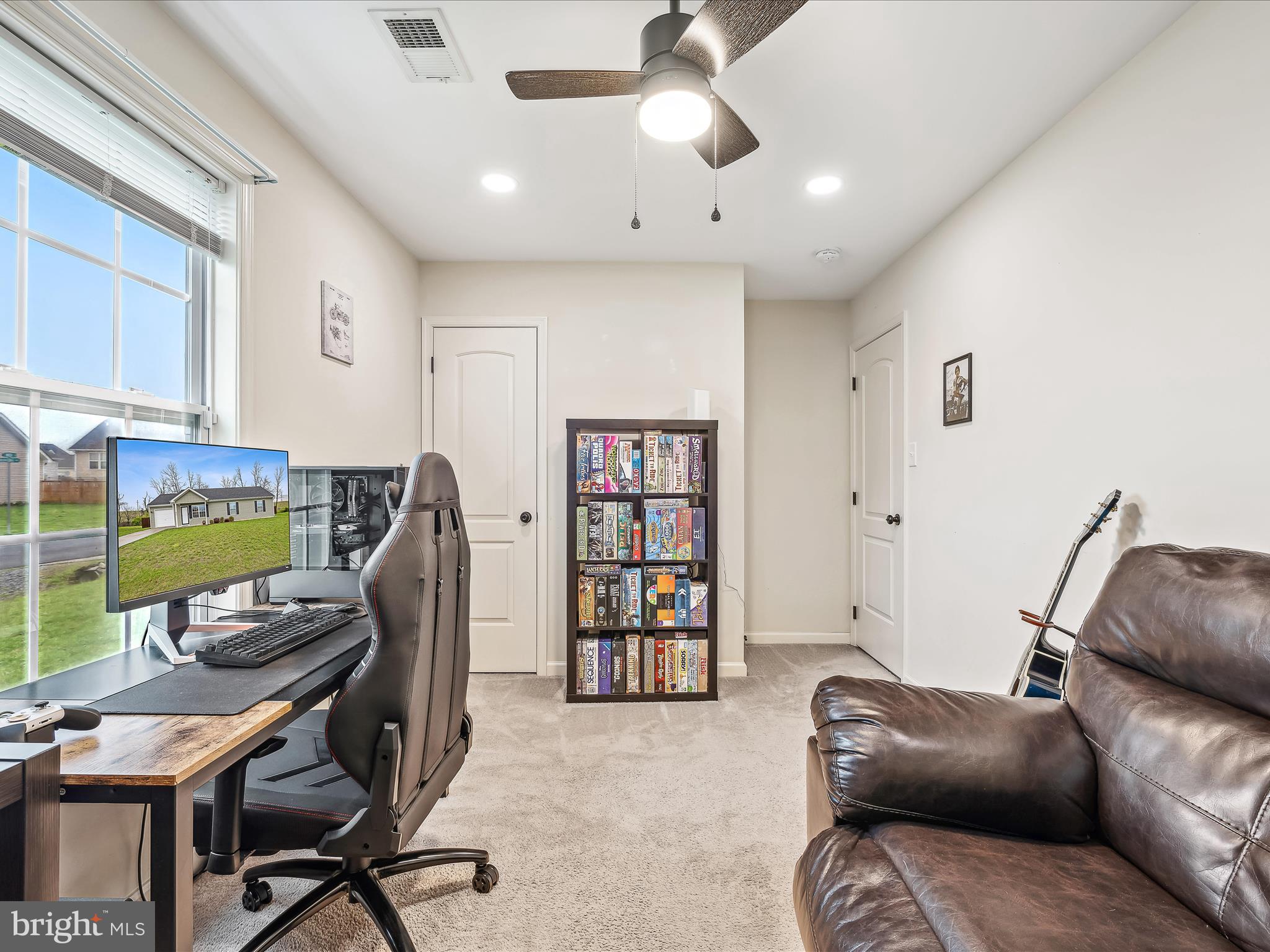 CRESTFIELD - Residential