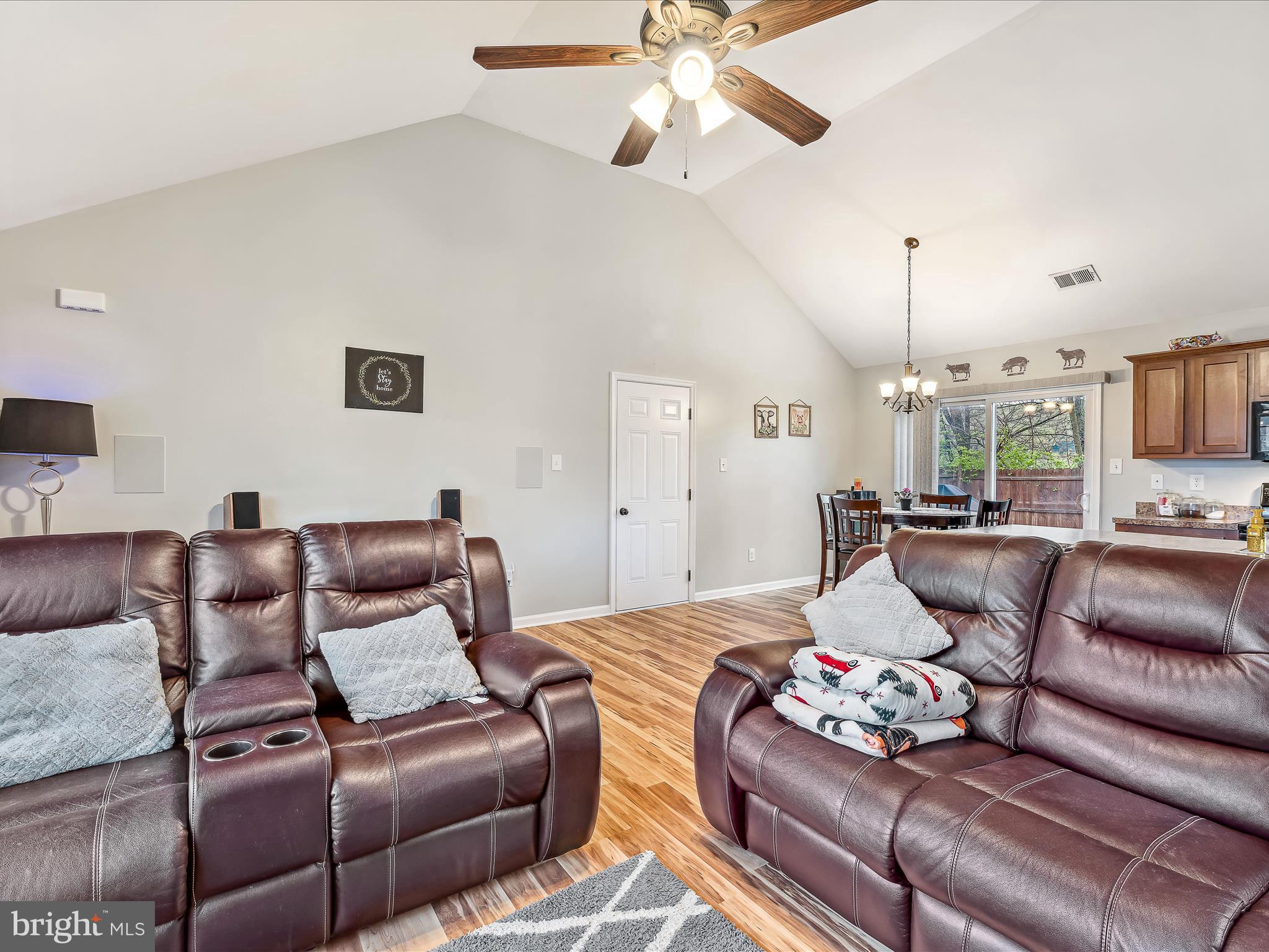 CRESTFIELD - Residential