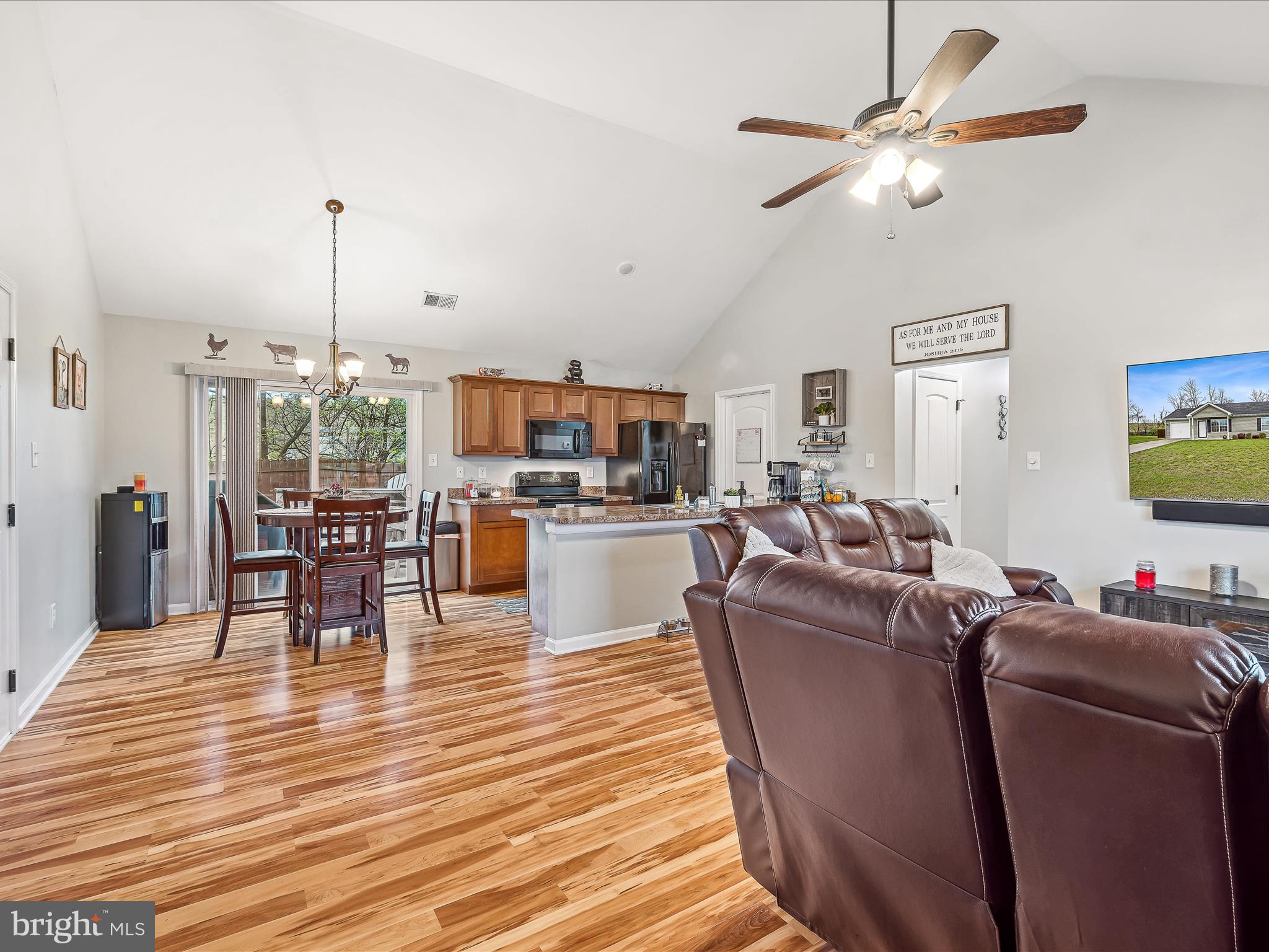 CRESTFIELD - Residential