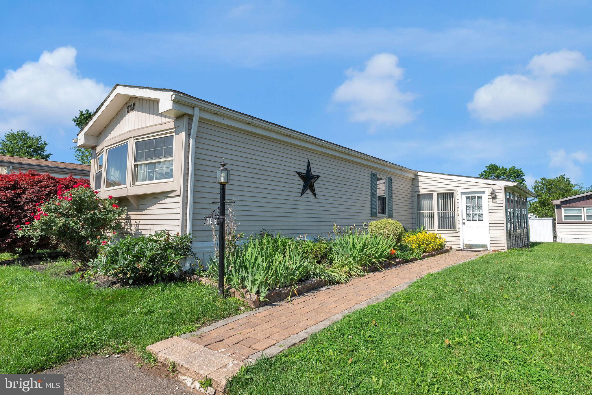 Welcome to 423 Running Brook Rd in the Neshaminy Falls 55+ Community. This well mainlined 2 Bed 1.5 Bath unit also has an attached sun-room. It has laminate floors throuhout the main living areas and two nicely sized bedroom. Washer and dryer are conveniently off the kitchen. This cozy unit won't last long, book your appointment today!