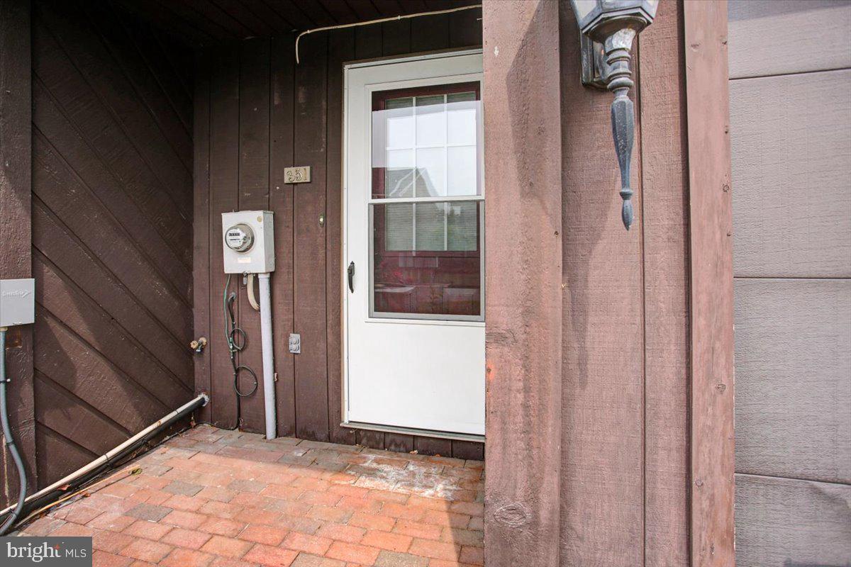 351 STONEGATE COURT