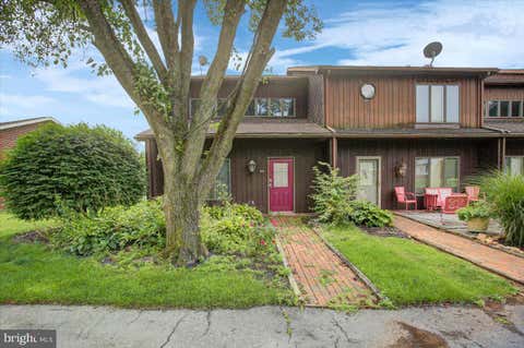 Townhouse For Sale - 351 Stonegate Court Ct<br/> Franklin County, CHAMBERSBURG, PA 17201