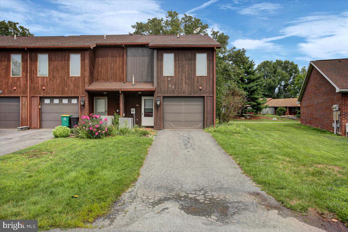 351 STONEGATE COURT