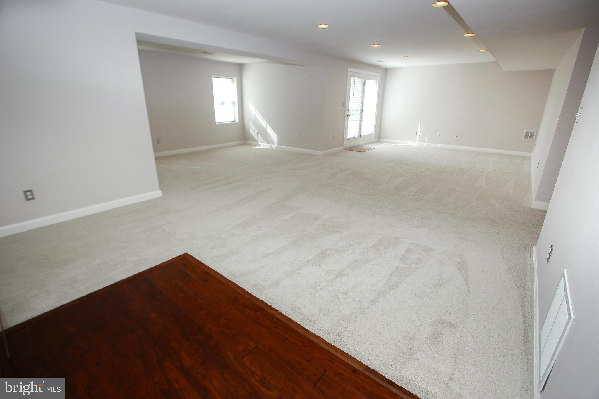 SOUTH RIDING - Residential