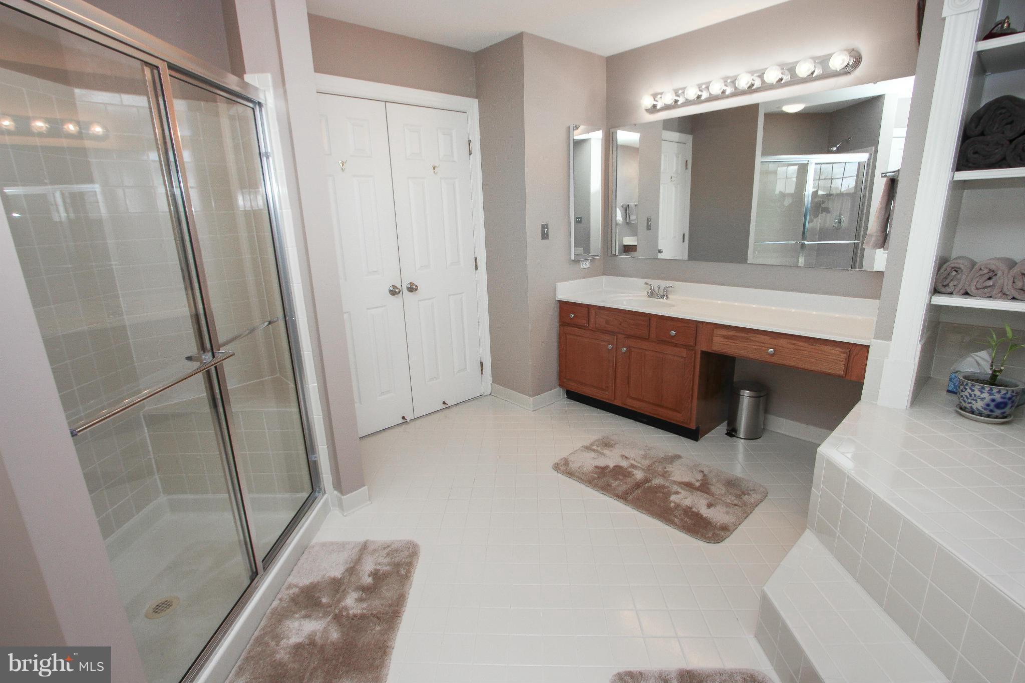 SOUTH RIDING - Residential