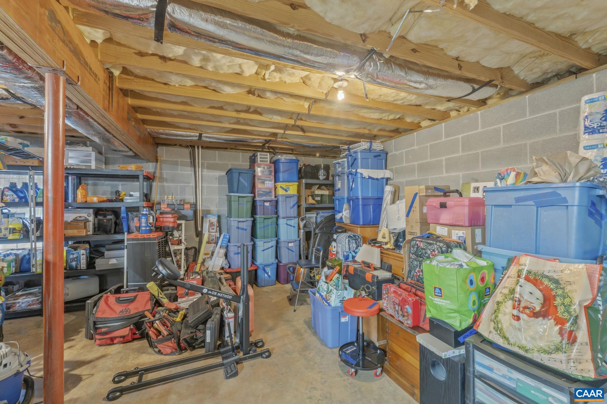 DEER LAKE ESTATES - Residential