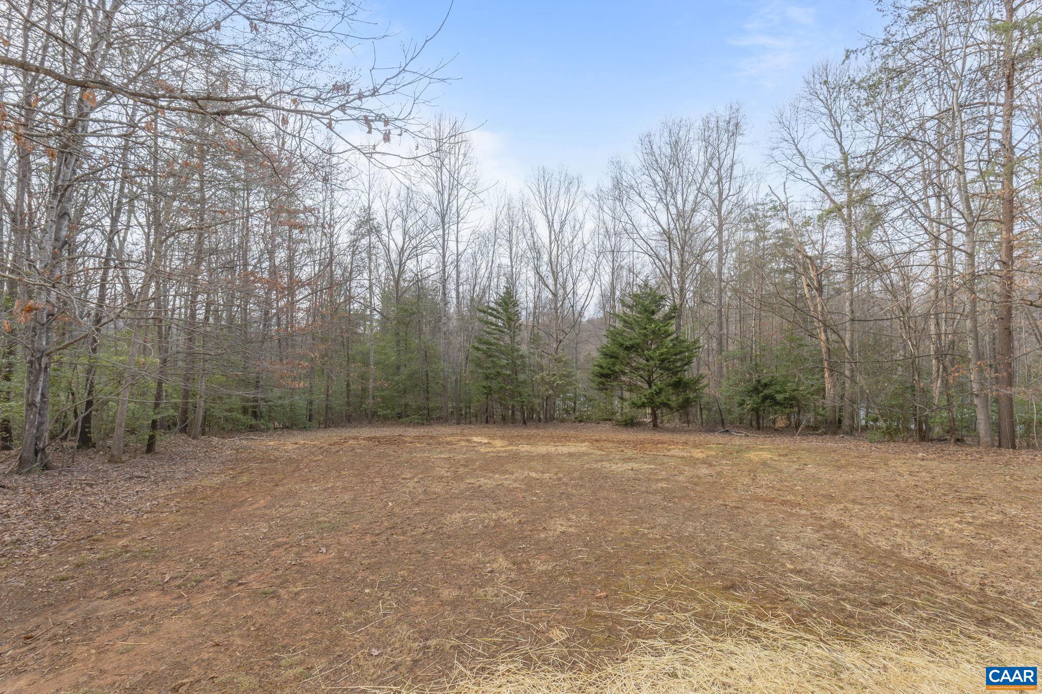 DEER LAKE ESTATES - Residential