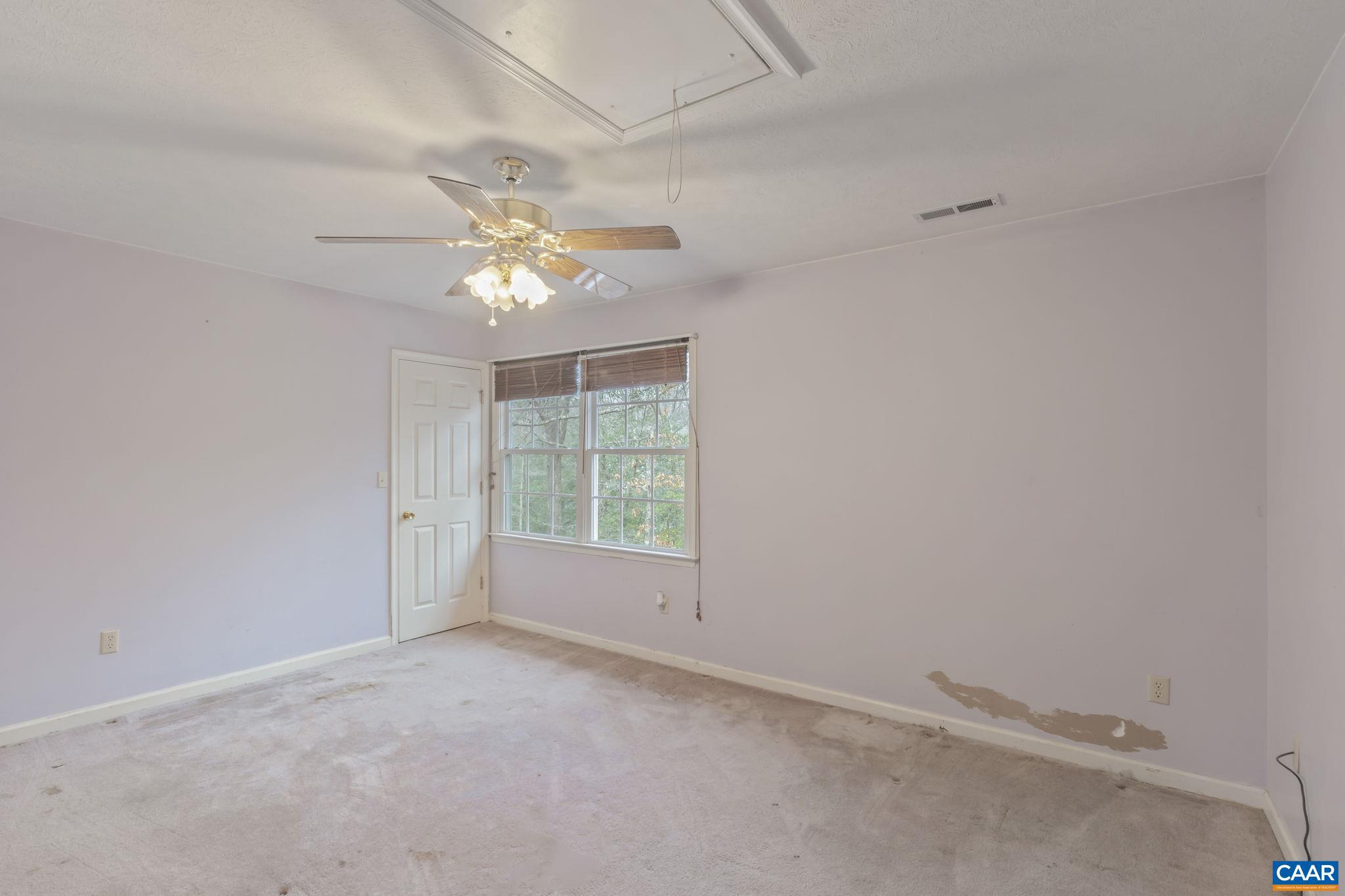 DEER LAKE ESTATES - Residential