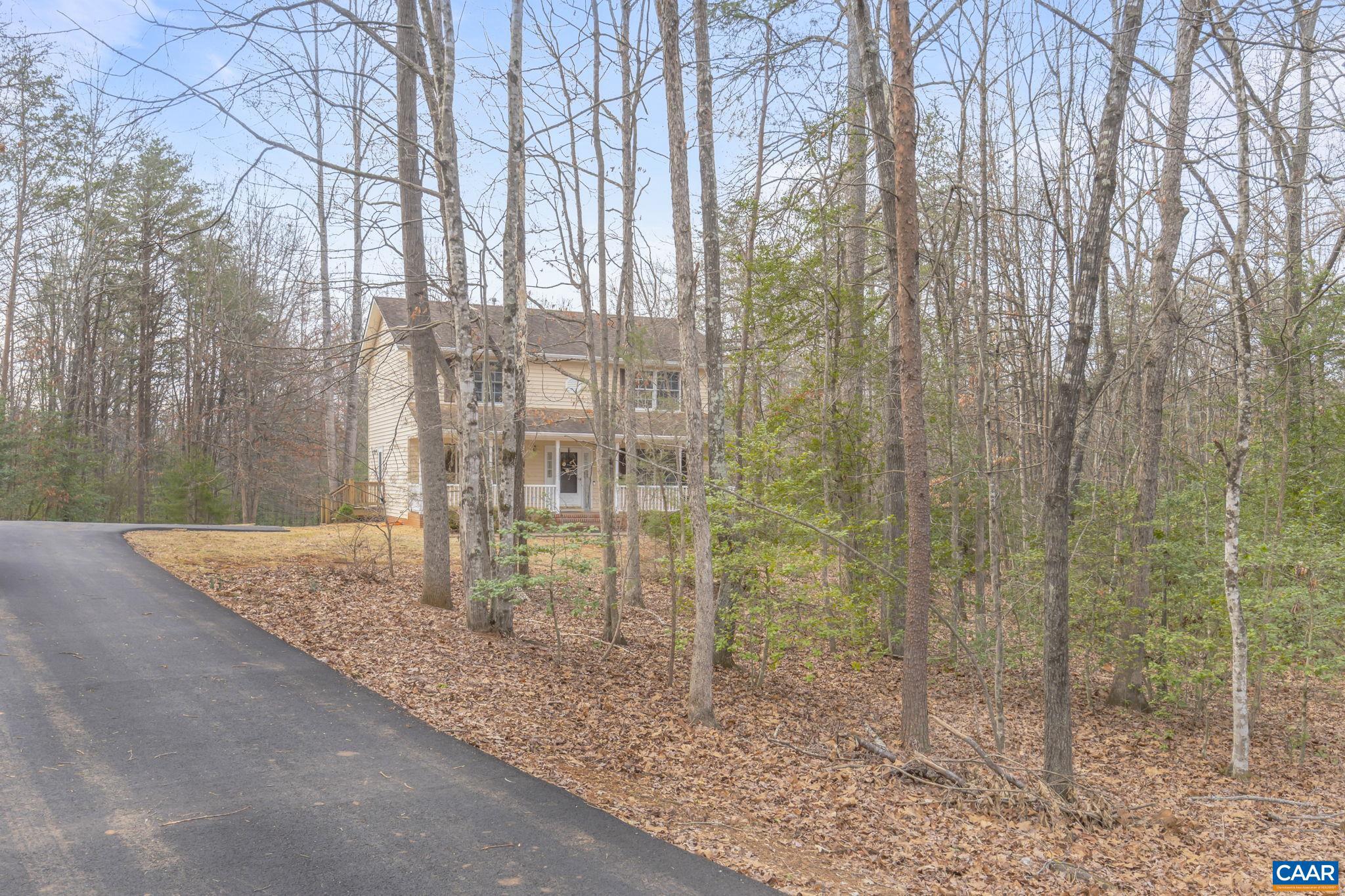 DEER LAKE ESTATES - Residential