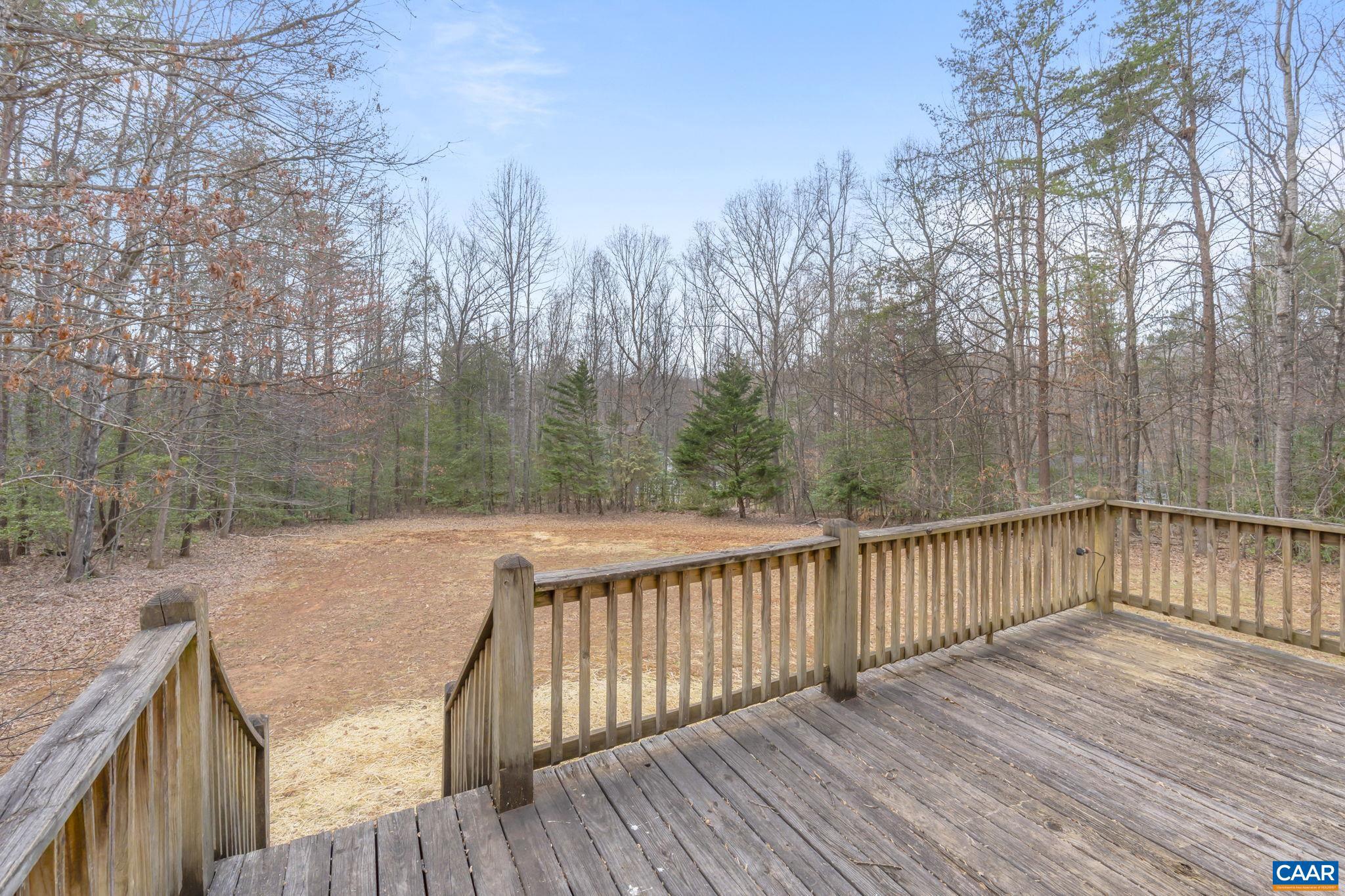 DEER LAKE ESTATES - Residential