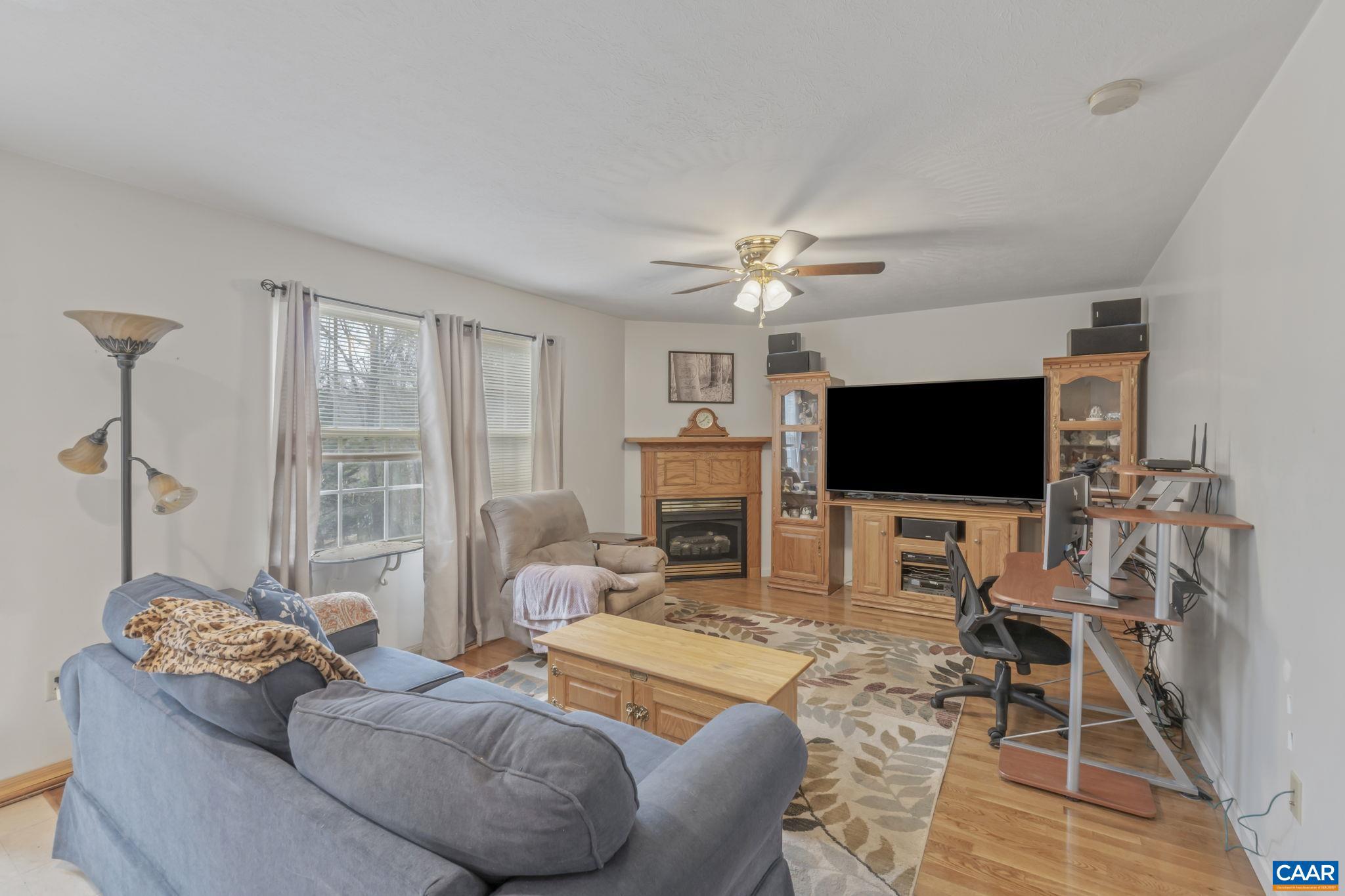 DEER LAKE ESTATES - Residential