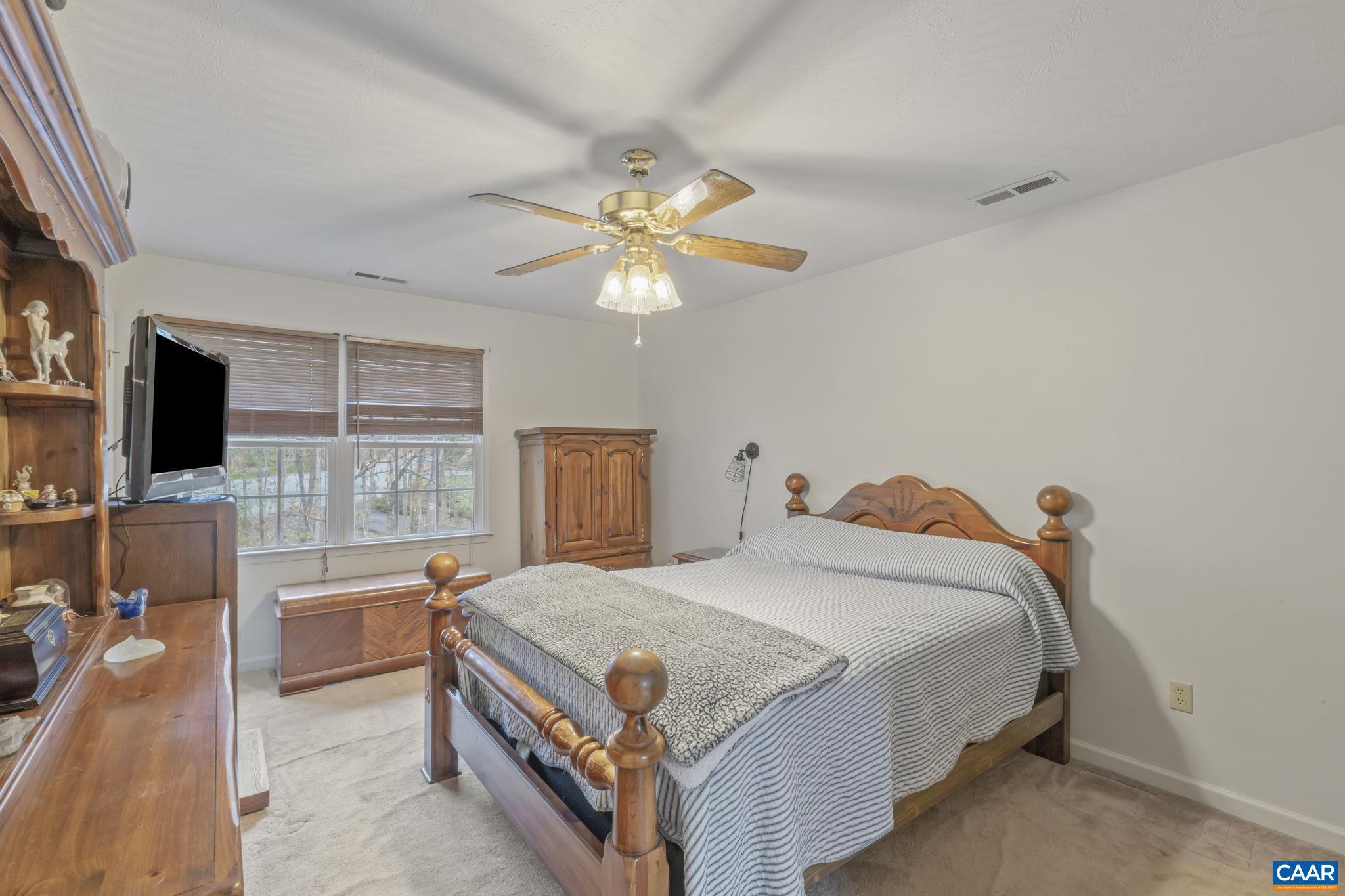 DEER LAKE ESTATES - Residential