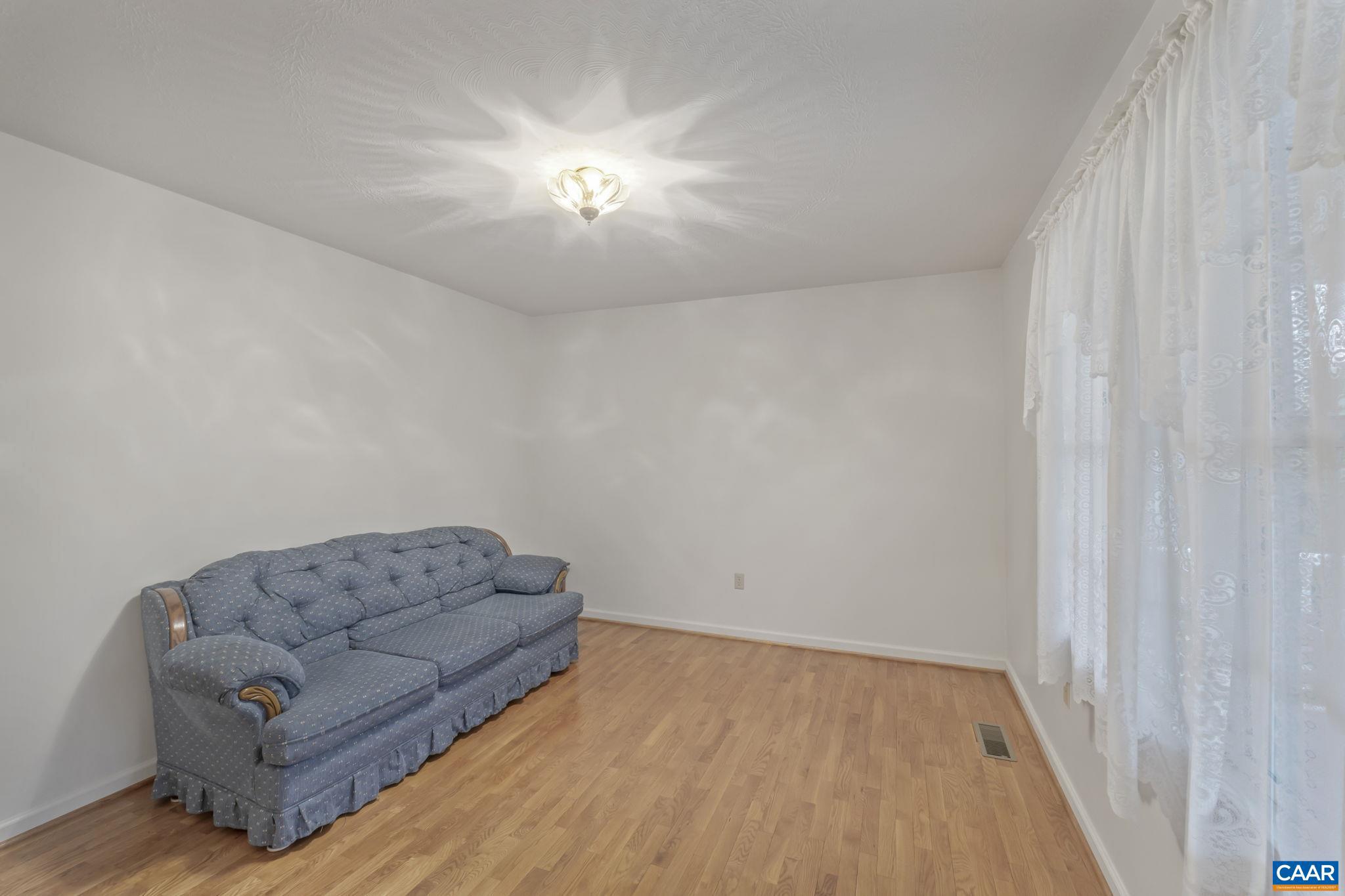 DEER LAKE ESTATES - Residential