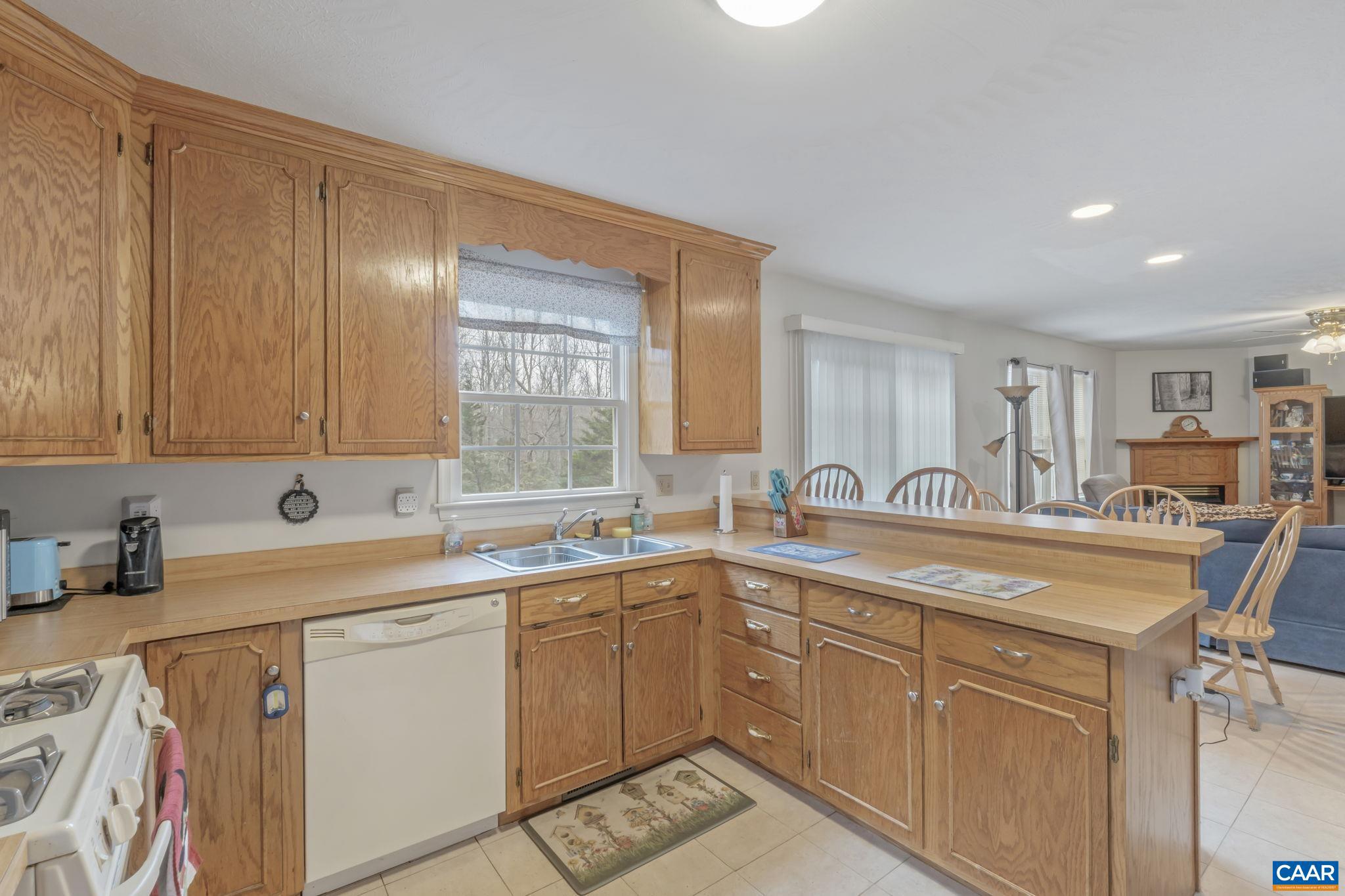 DEER LAKE ESTATES - Residential