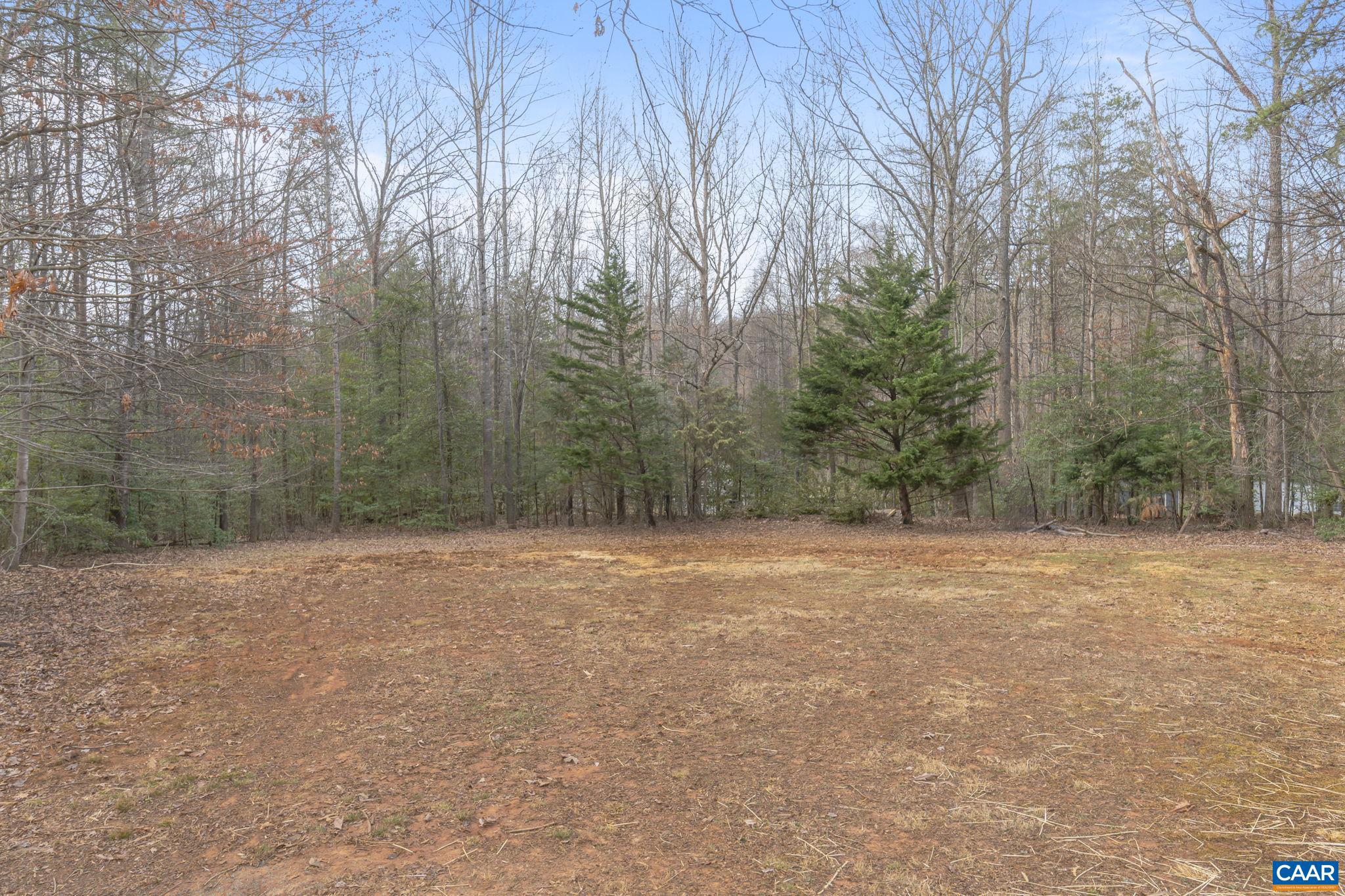 DEER LAKE ESTATES - Residential