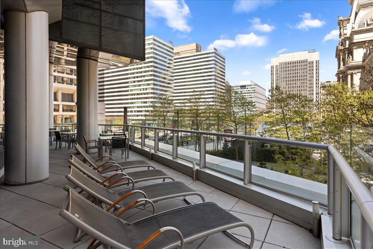 AVENUE OF THE ARTS - Residential