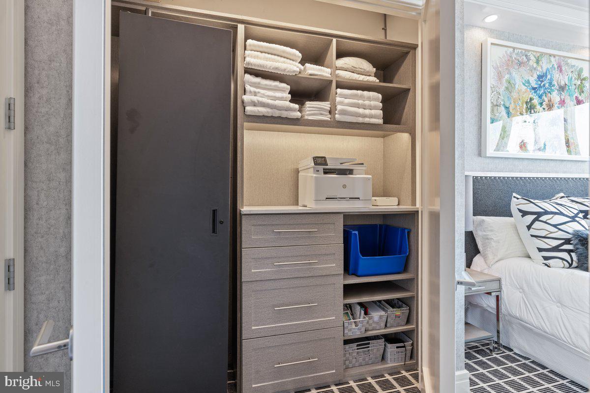 AVENUE OF THE ARTS - Residential