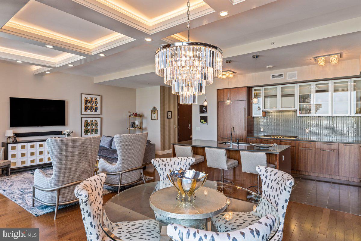 AVENUE OF THE ARTS - Residential