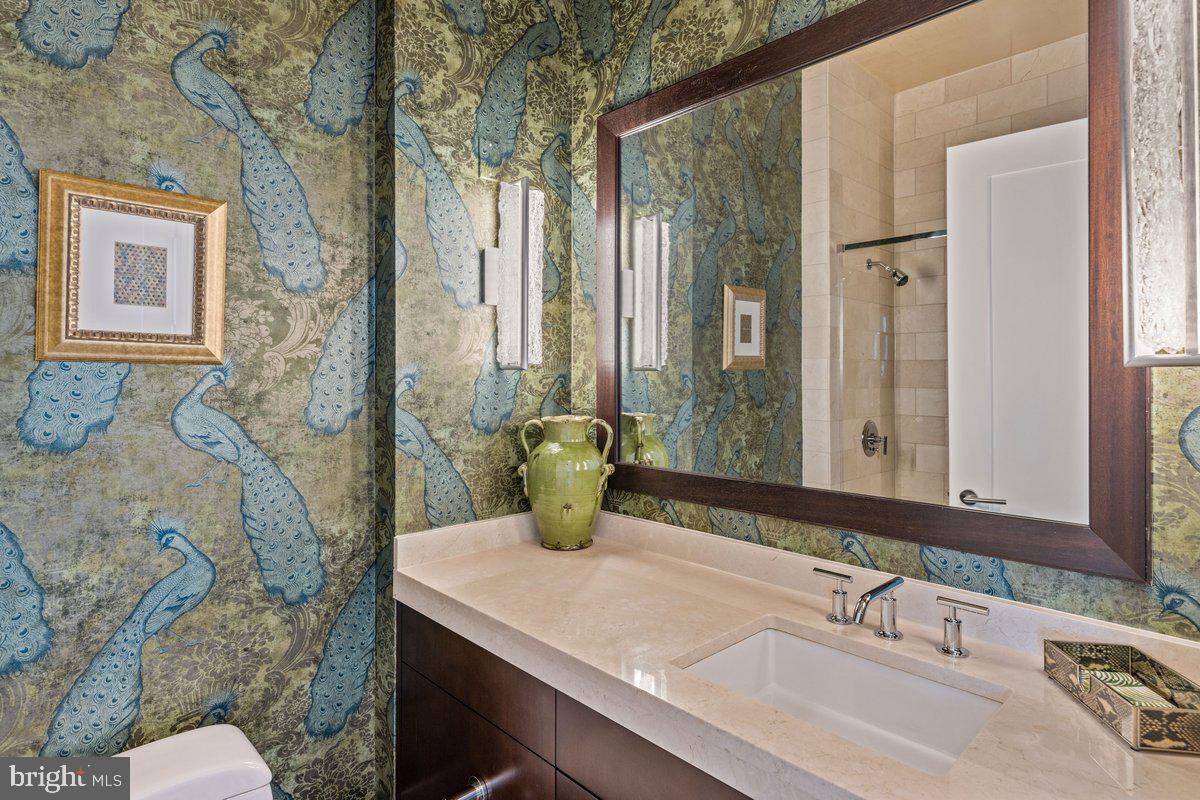 AVENUE OF THE ARTS - Residential