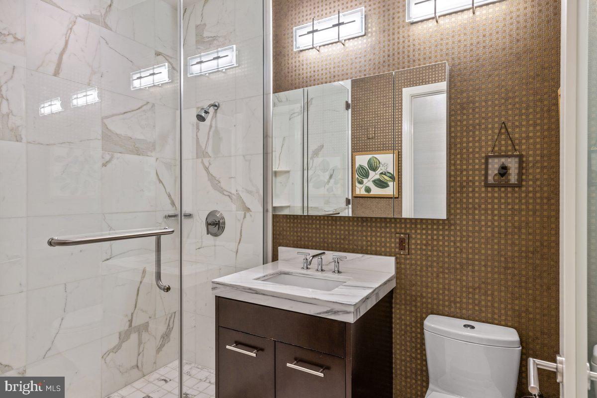 AVENUE OF THE ARTS - Residential