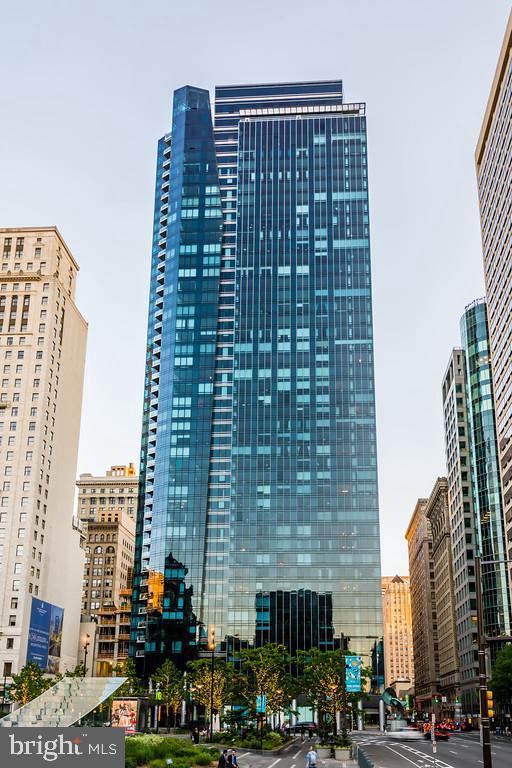 AVENUE OF THE ARTS - Residential