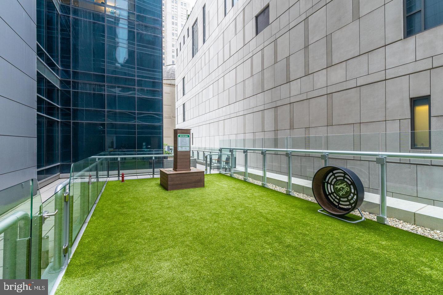 AVENUE OF THE ARTS - Residential