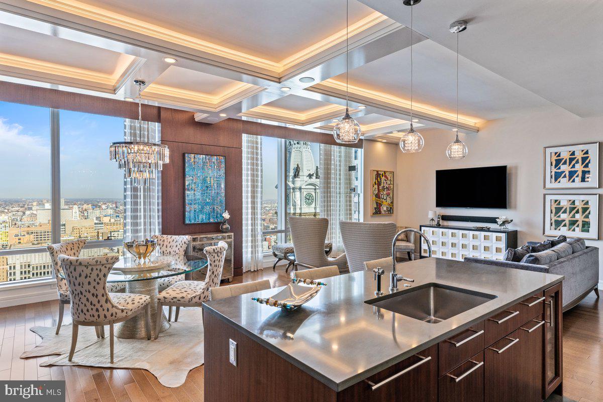 AVENUE OF THE ARTS - Residential