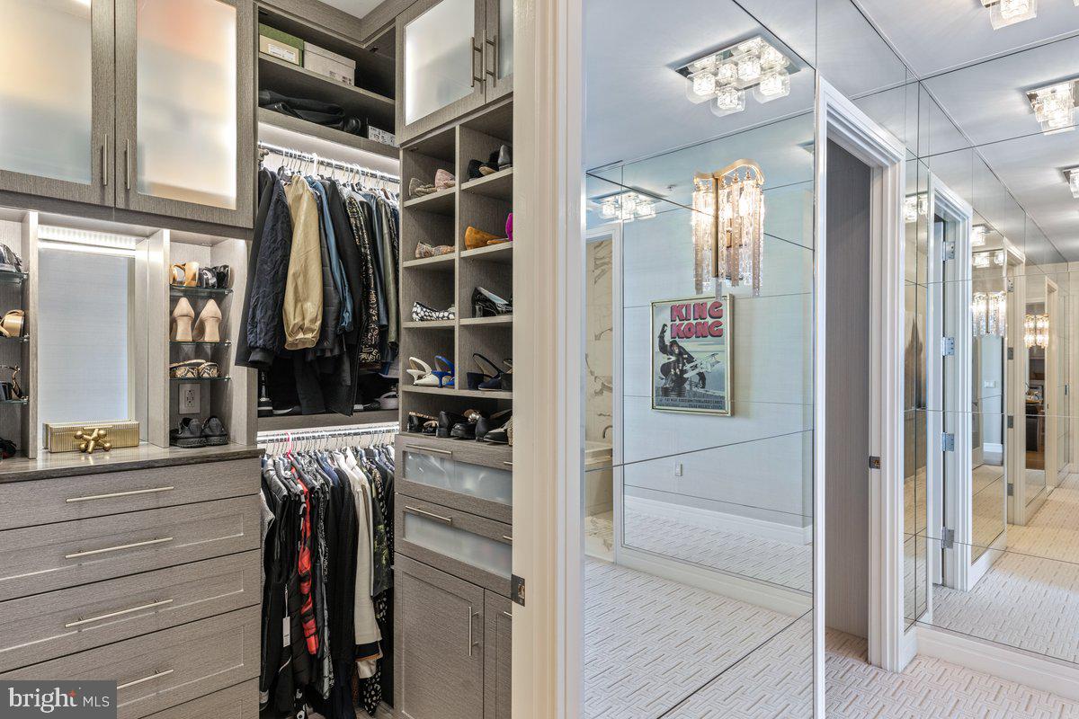 AVENUE OF THE ARTS - Residential