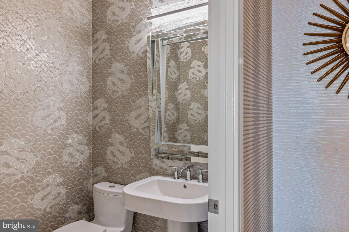 AVENUE OF THE ARTS - Residential