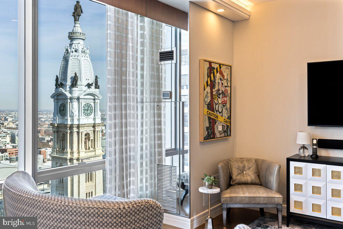 AVENUE OF THE ARTS - Residential