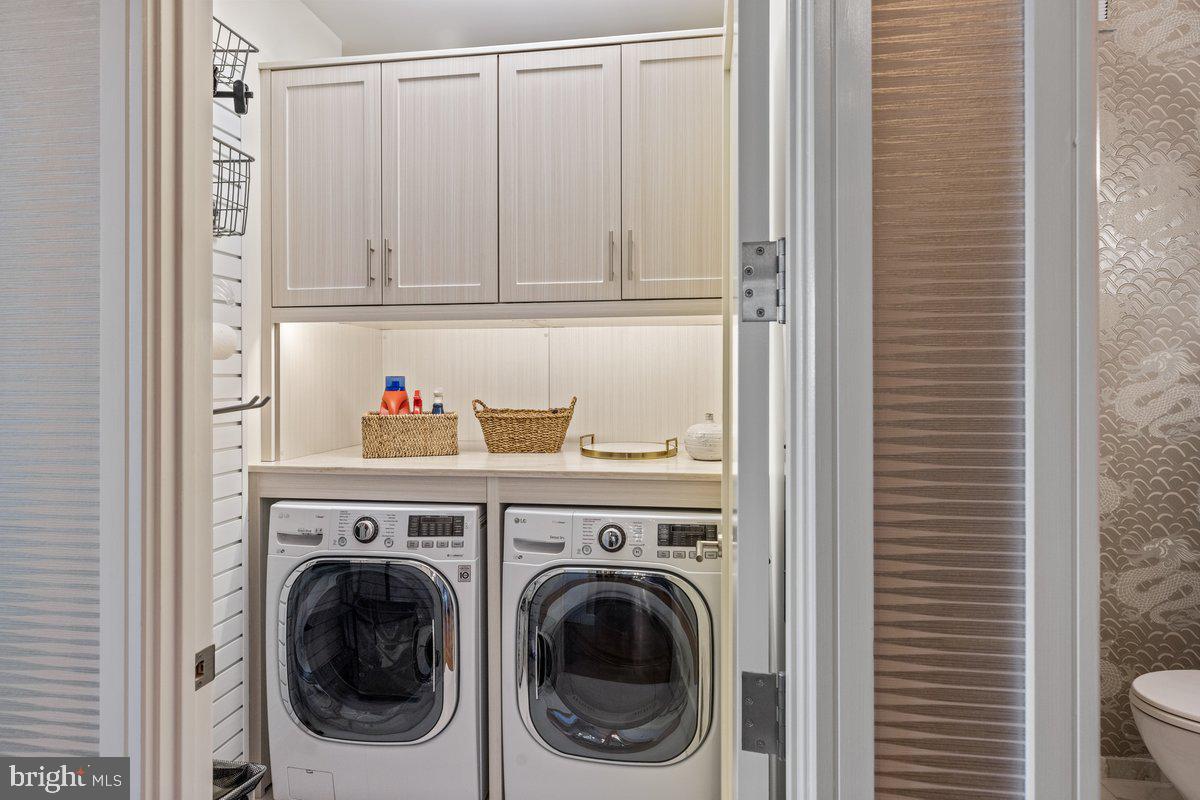 AVENUE OF THE ARTS - Residential