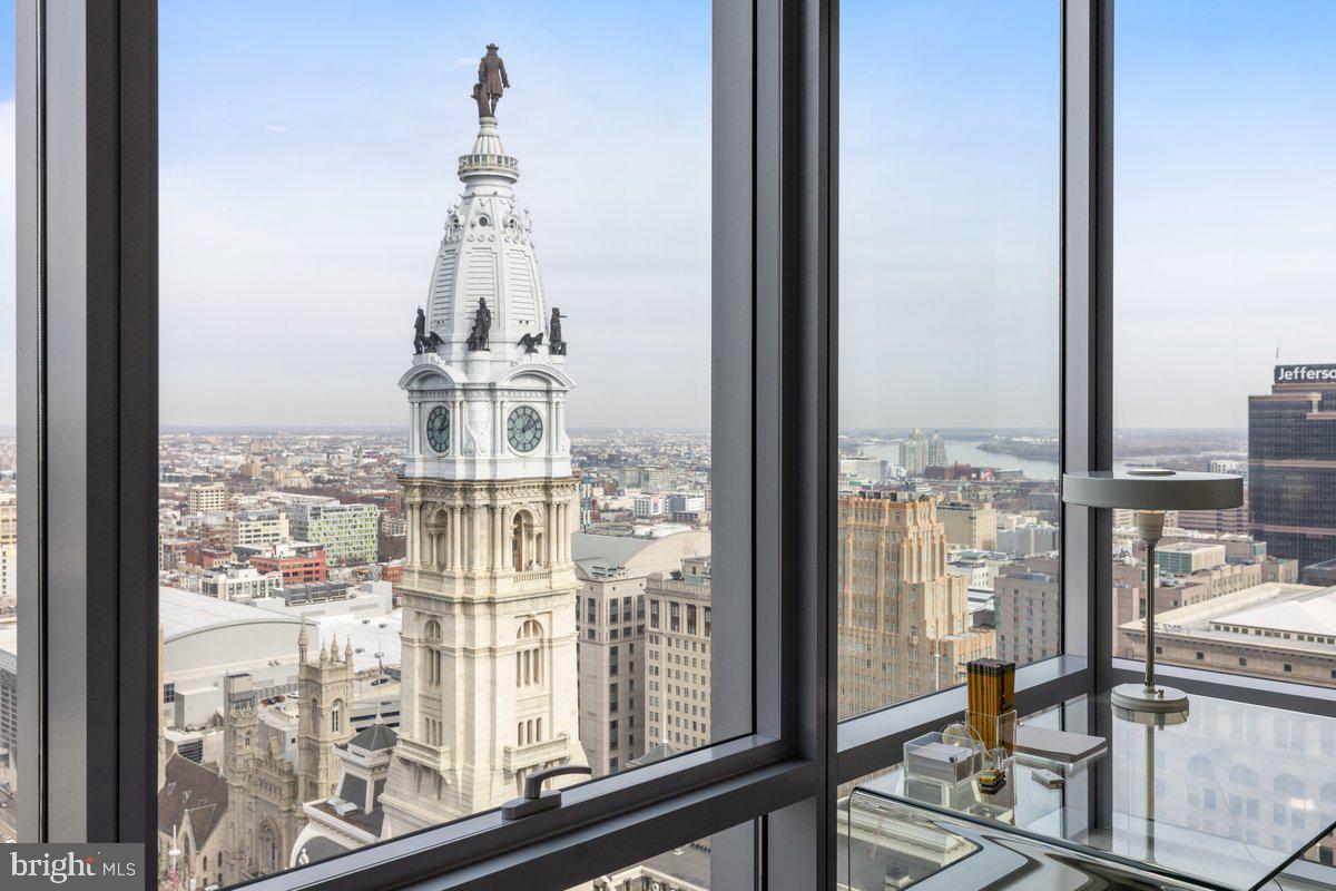 AVENUE OF THE ARTS - Residential