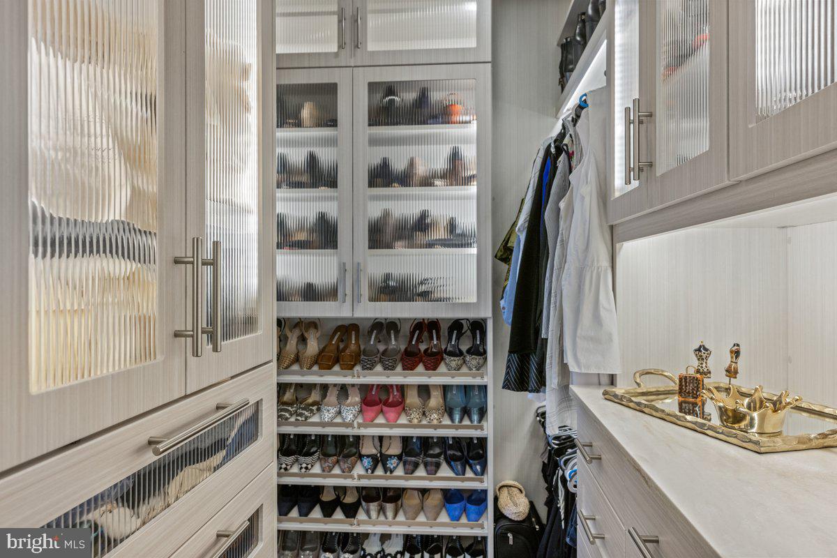 AVENUE OF THE ARTS - Residential