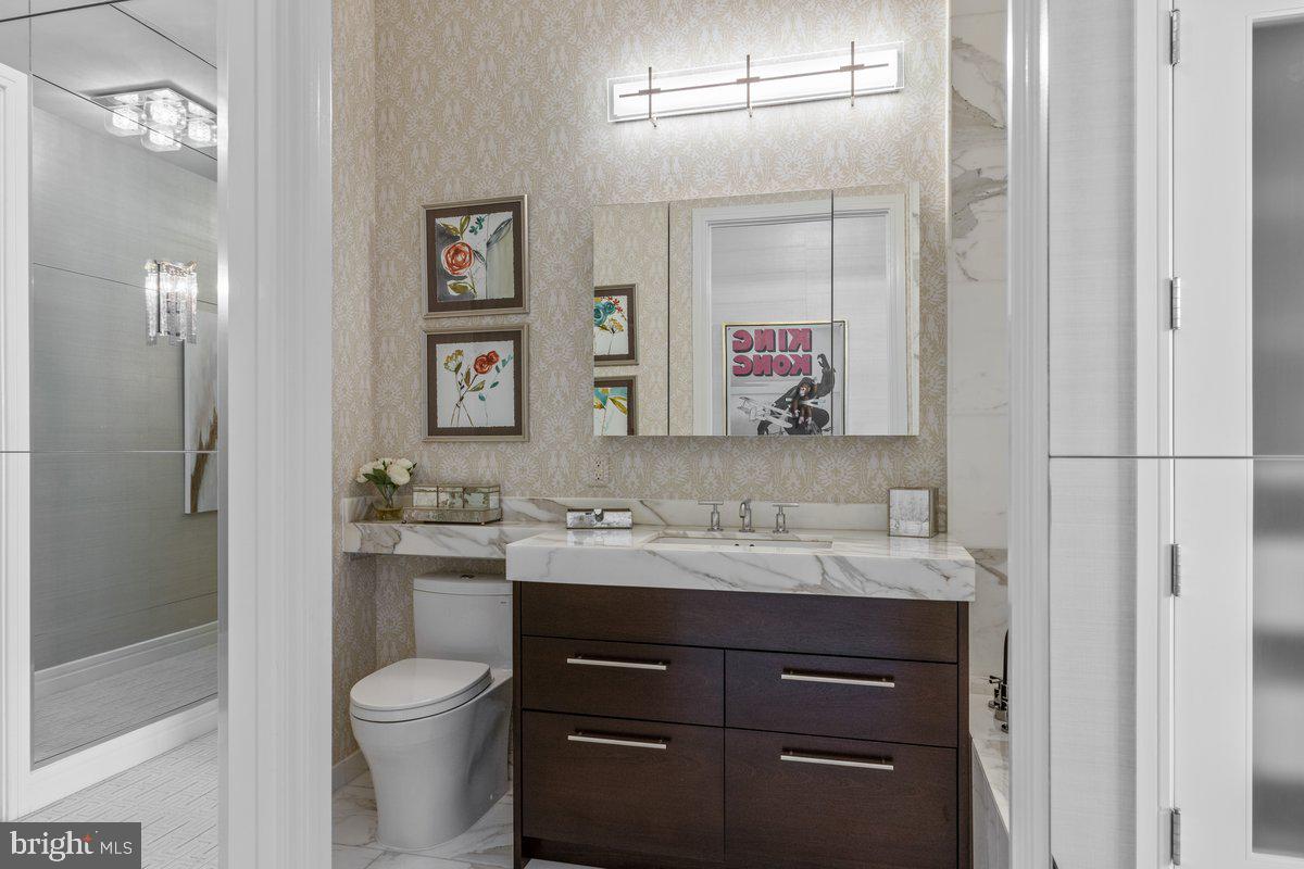 AVENUE OF THE ARTS - Residential