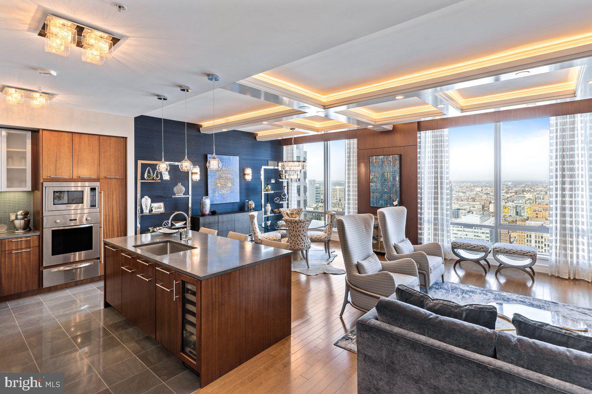 AVENUE OF THE ARTS - Residential