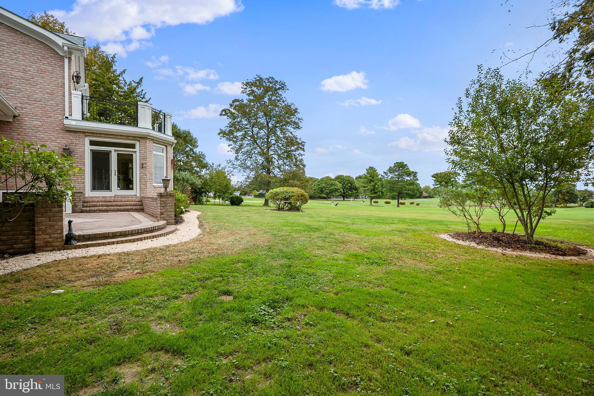 COUNTRY CLUB ESTATES - Residential