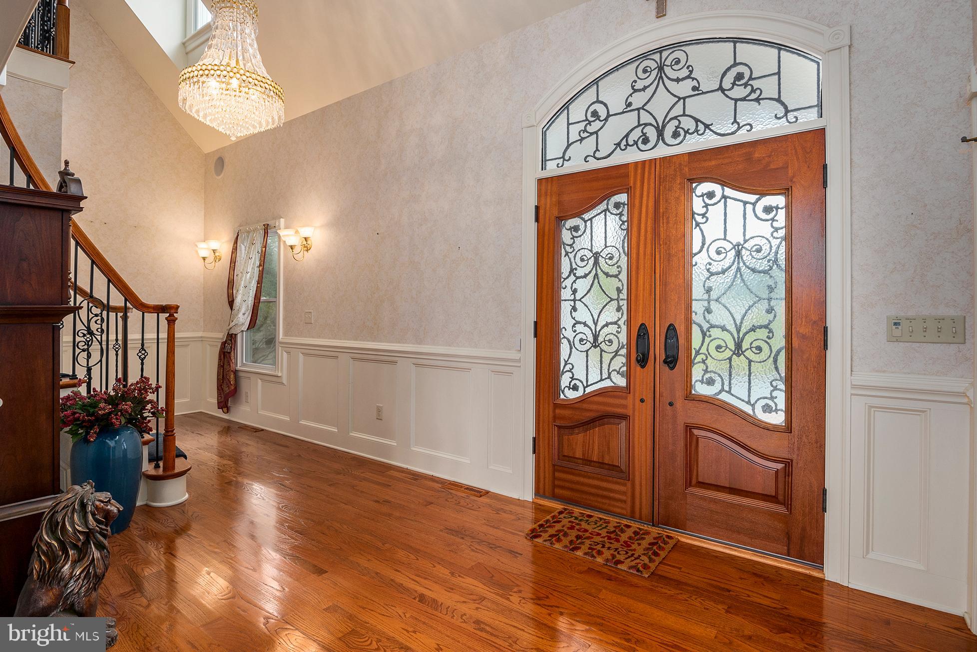 COUNTRY CLUB ESTATES - Residential