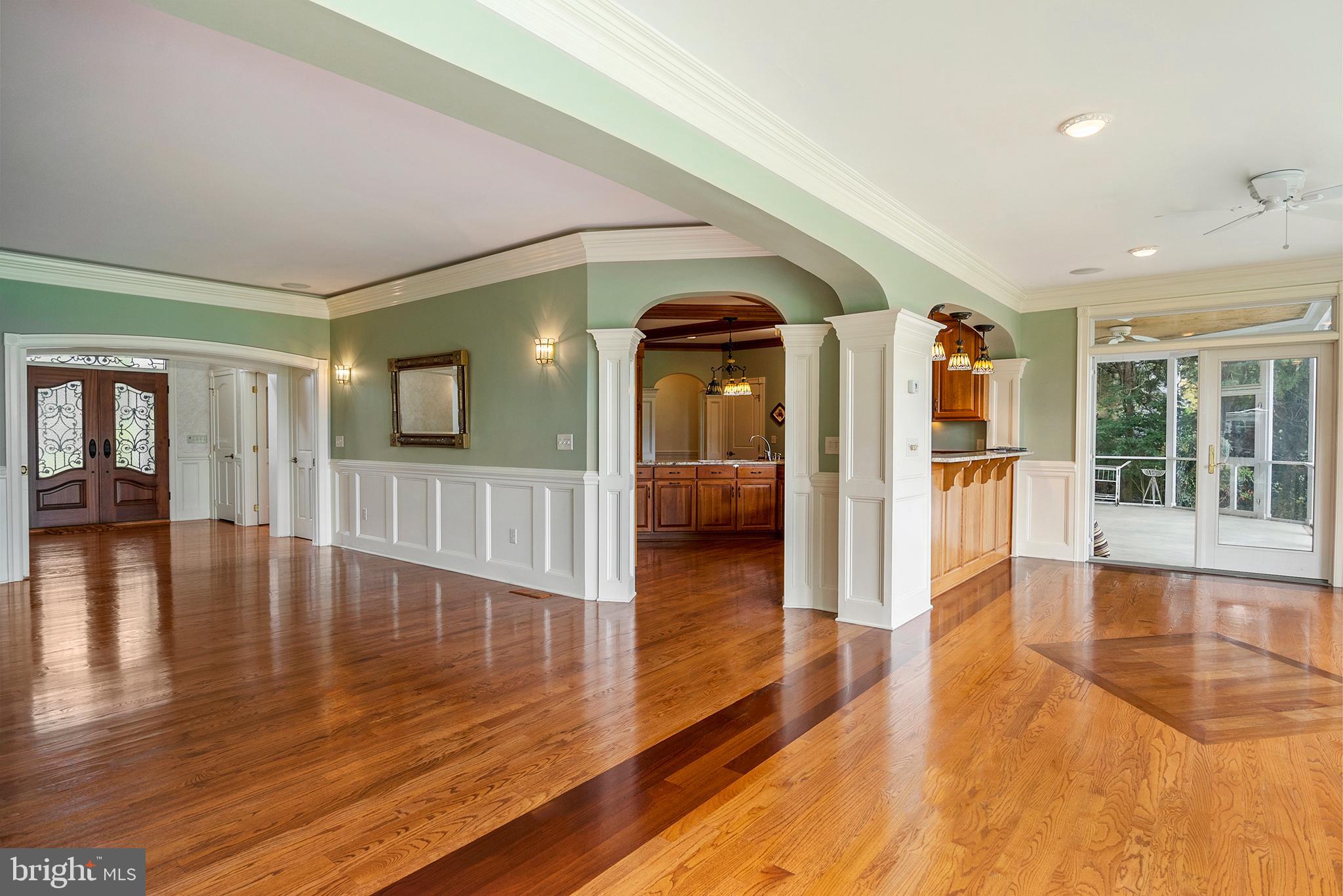 COUNTRY CLUB ESTATES - Residential