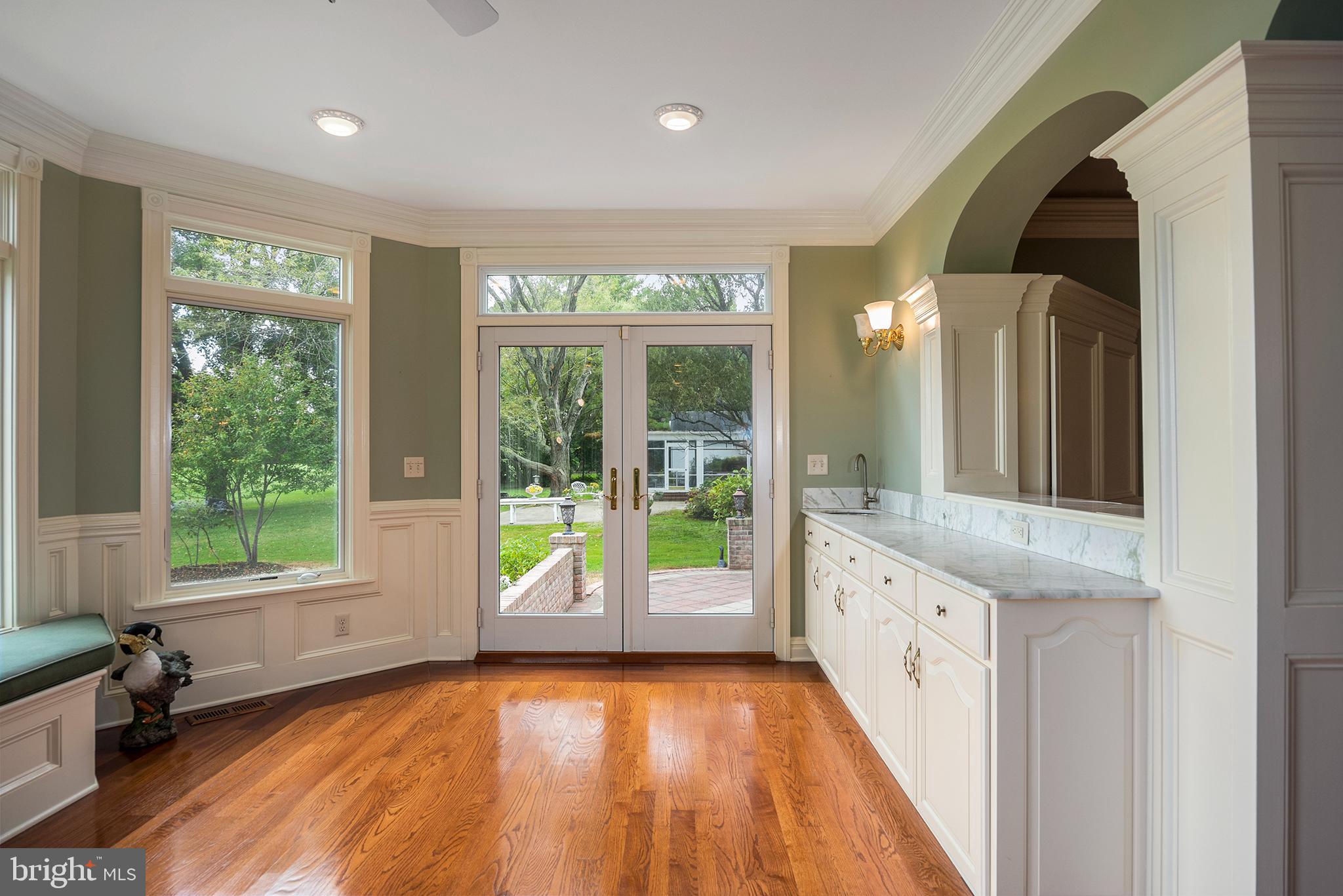 COUNTRY CLUB ESTATES - Residential