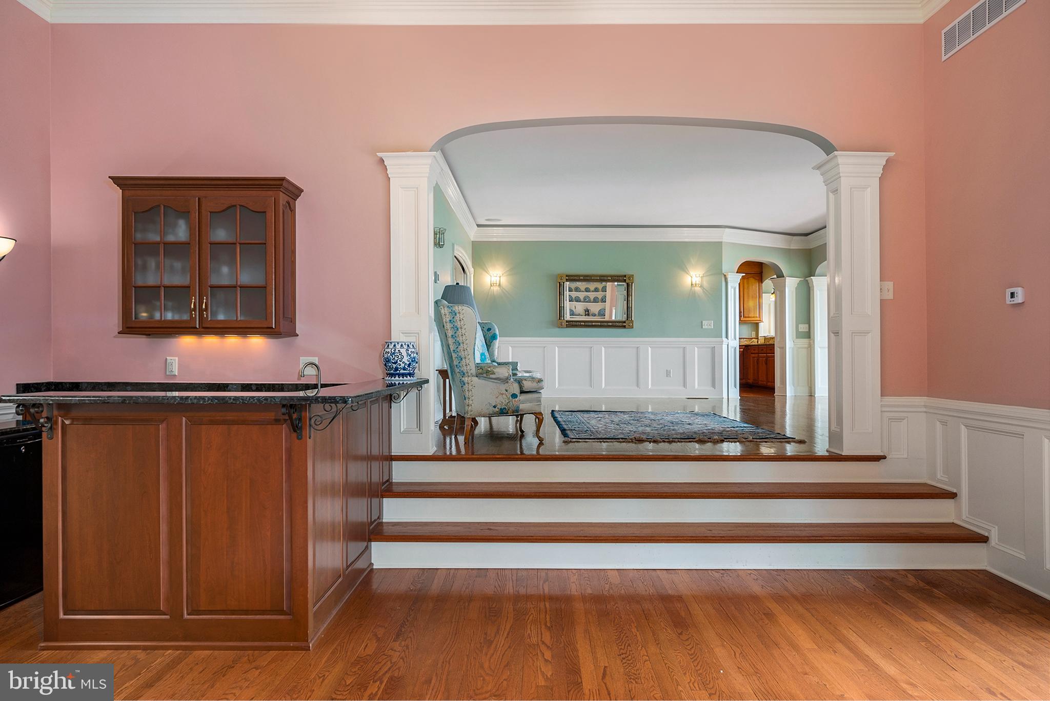 COUNTRY CLUB ESTATES - Residential