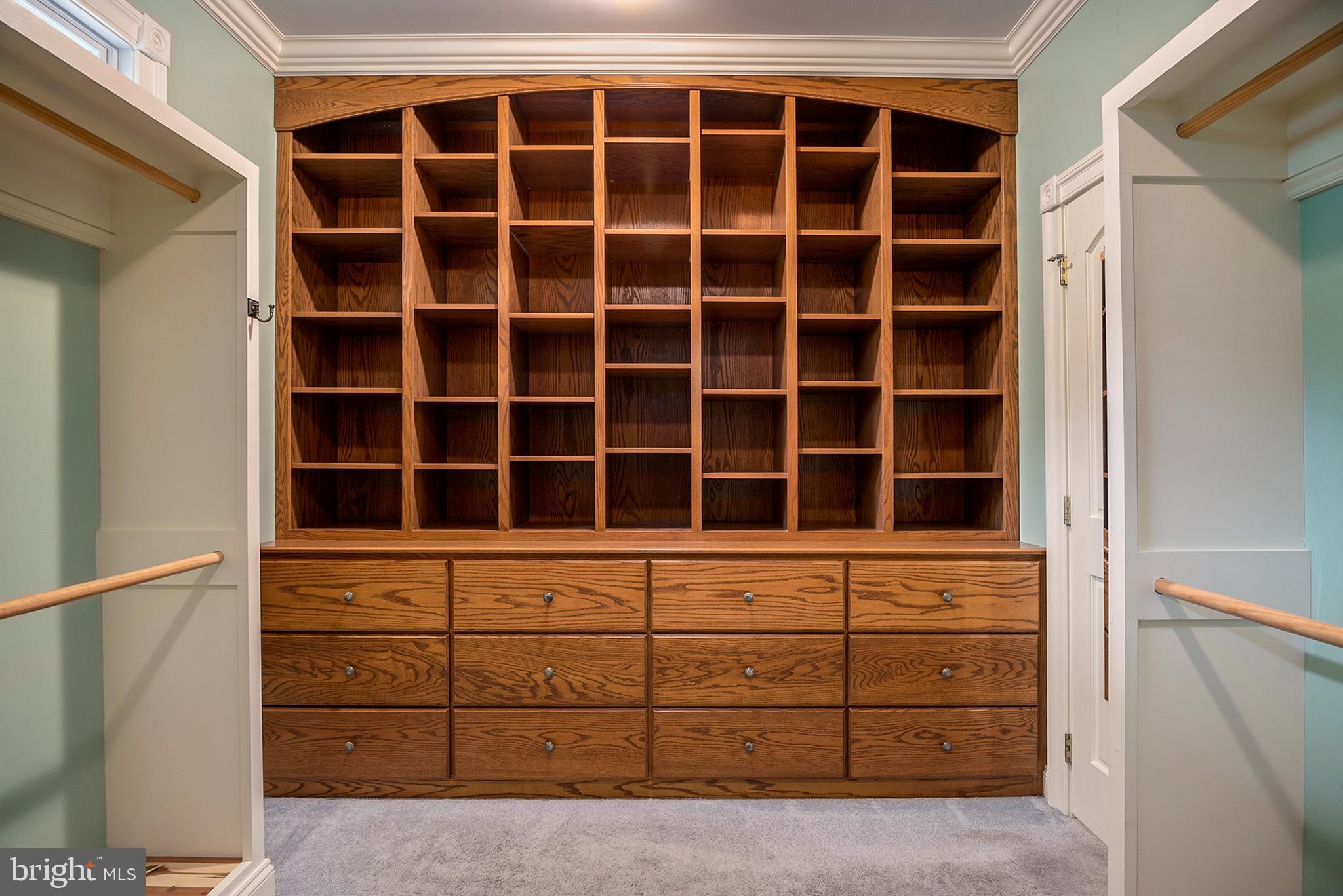 COUNTRY CLUB ESTATES - Residential