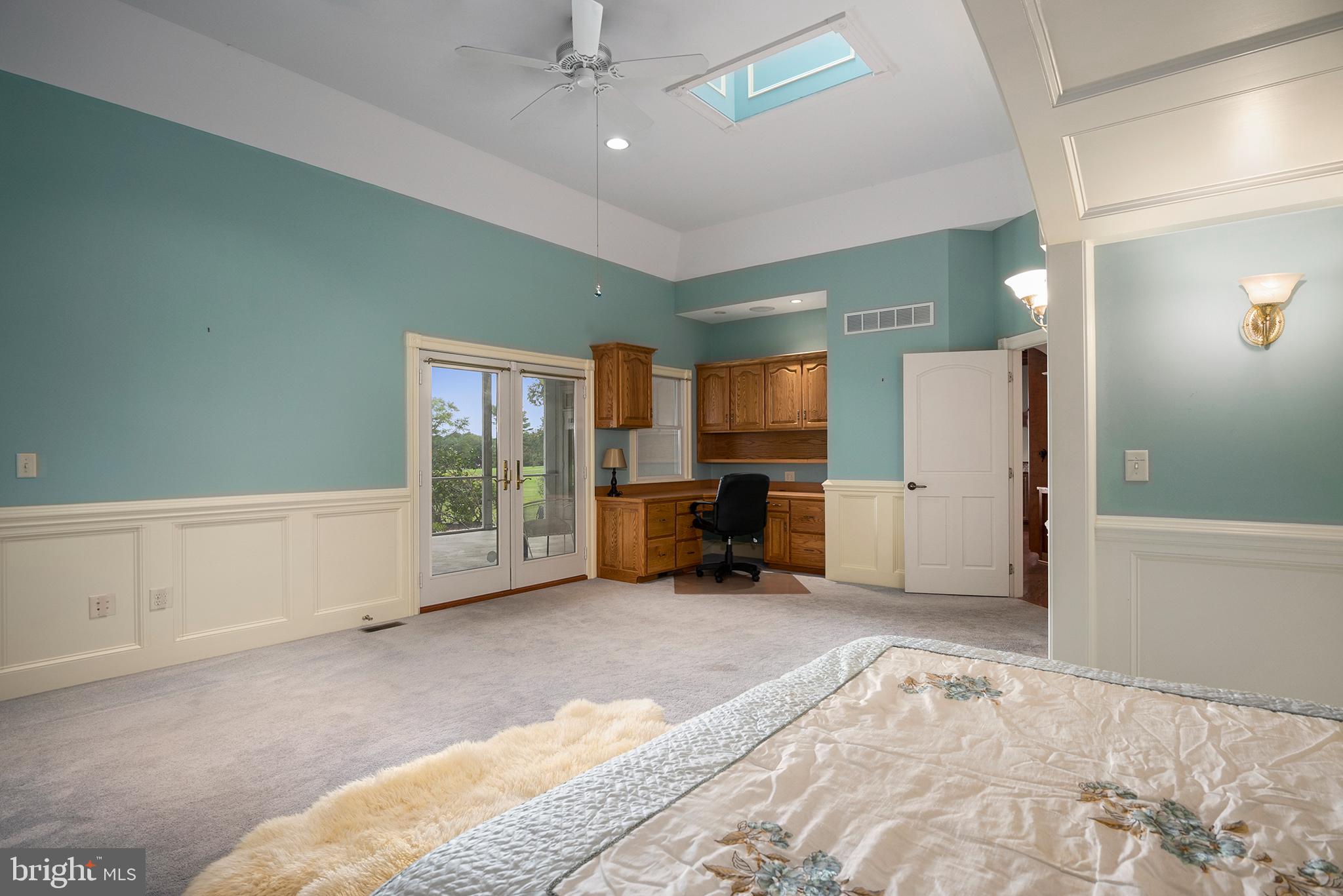 COUNTRY CLUB ESTATES - Residential