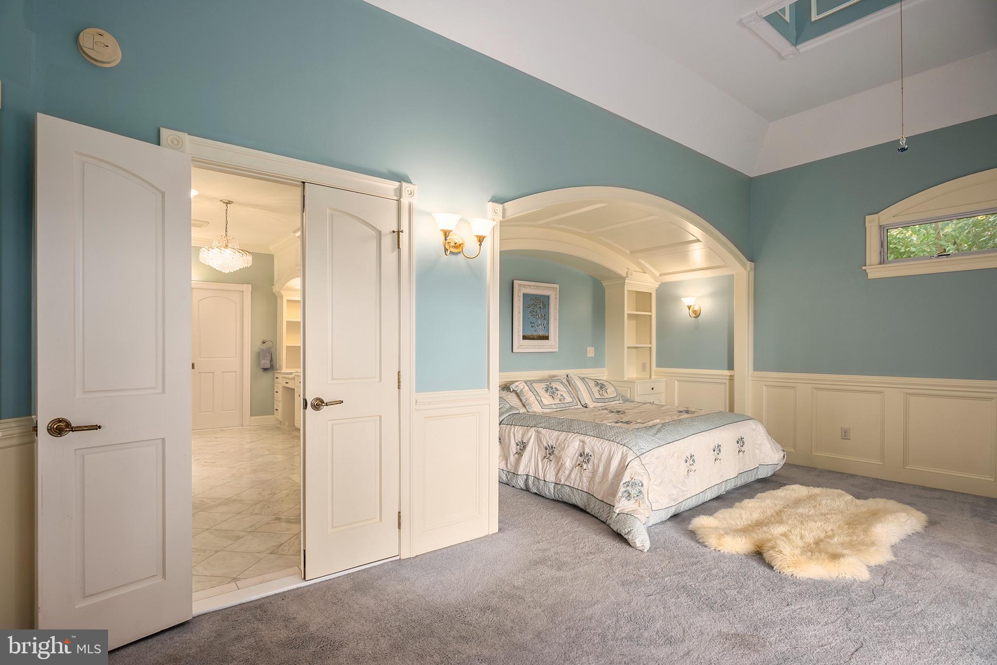 COUNTRY CLUB ESTATES - Residential