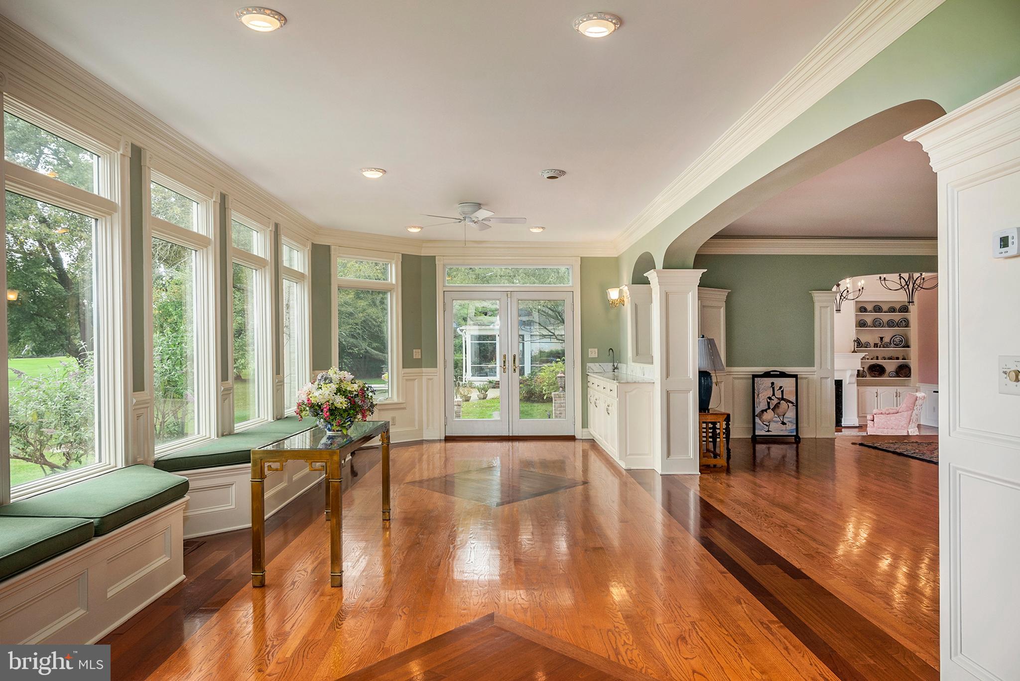 COUNTRY CLUB ESTATES - Residential