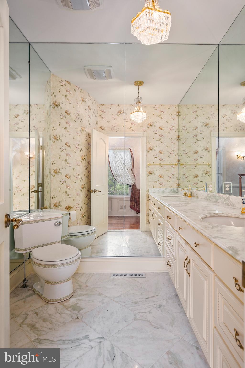 COUNTRY CLUB ESTATES - Residential