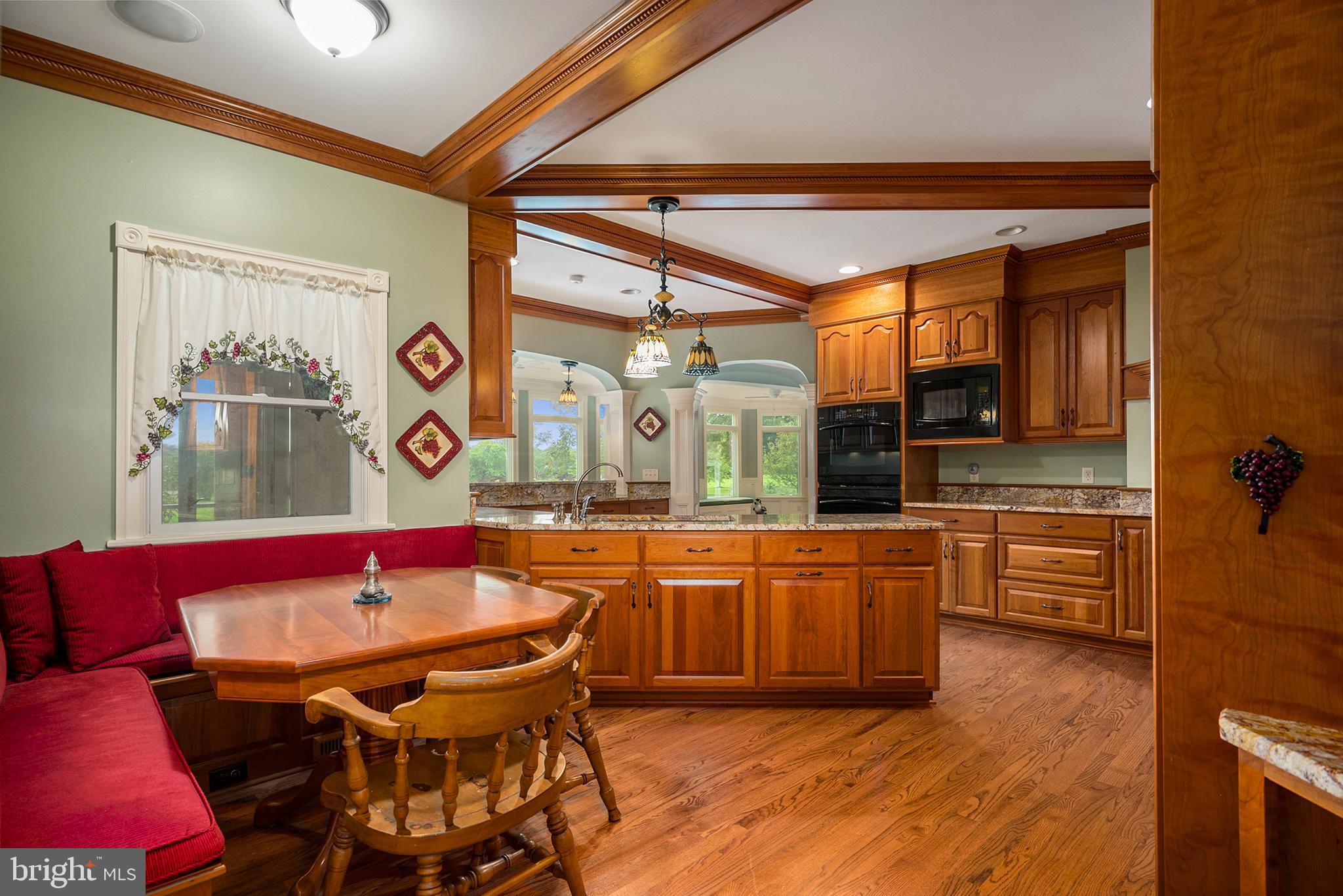 COUNTRY CLUB ESTATES - Residential