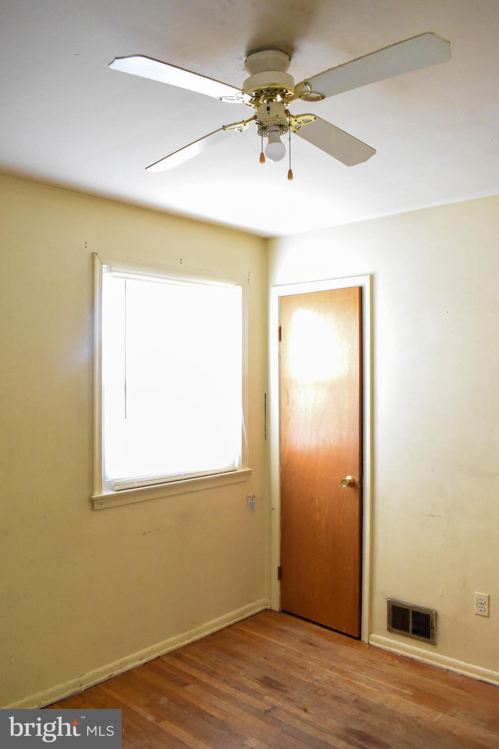 NEW CARROLLTON - Residential