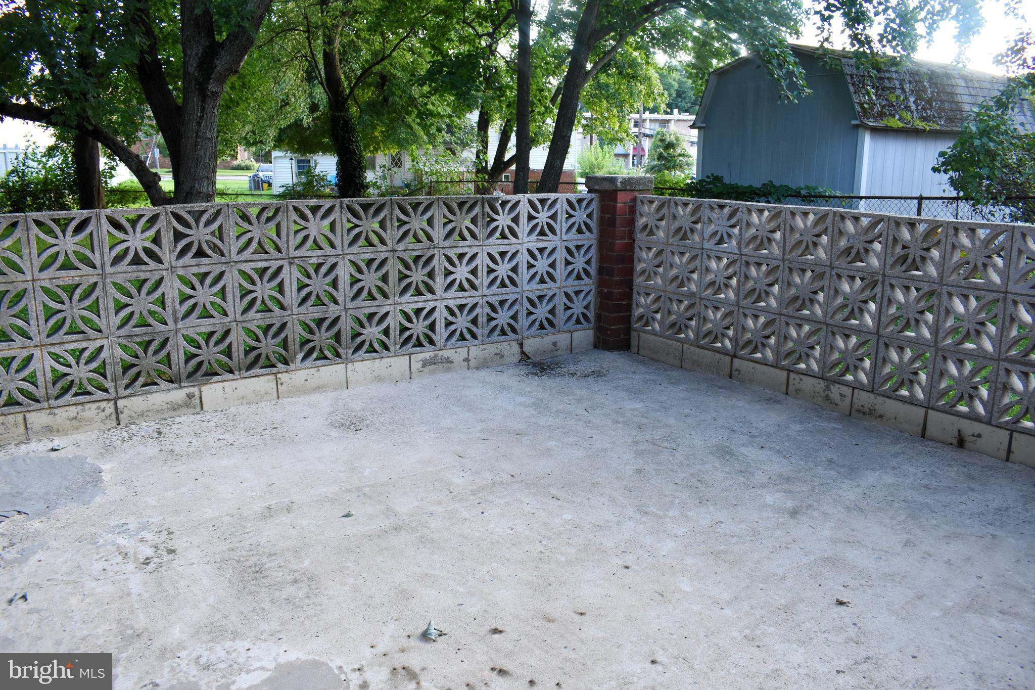 NEW CARROLLTON - Residential