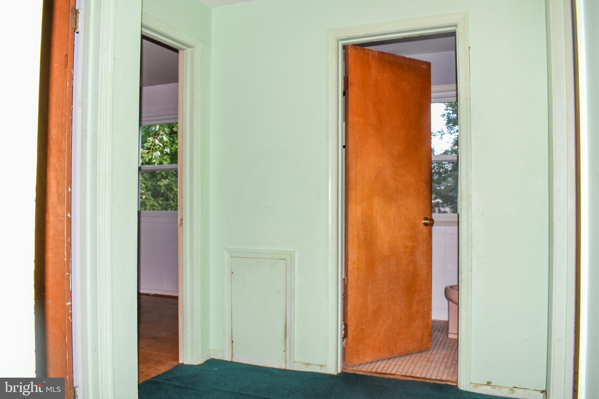 NEW CARROLLTON - Residential